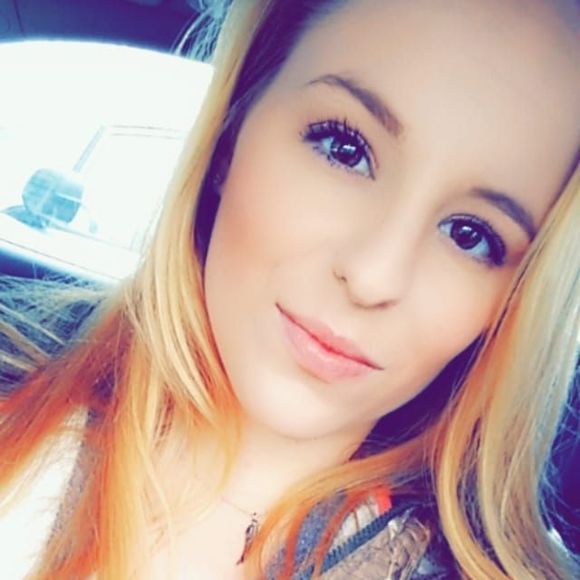 Meet your Posher, Taylor - Picture 1 of 1